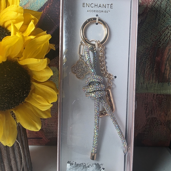 Sparkling Keychain Holder - Picture 2 of 3